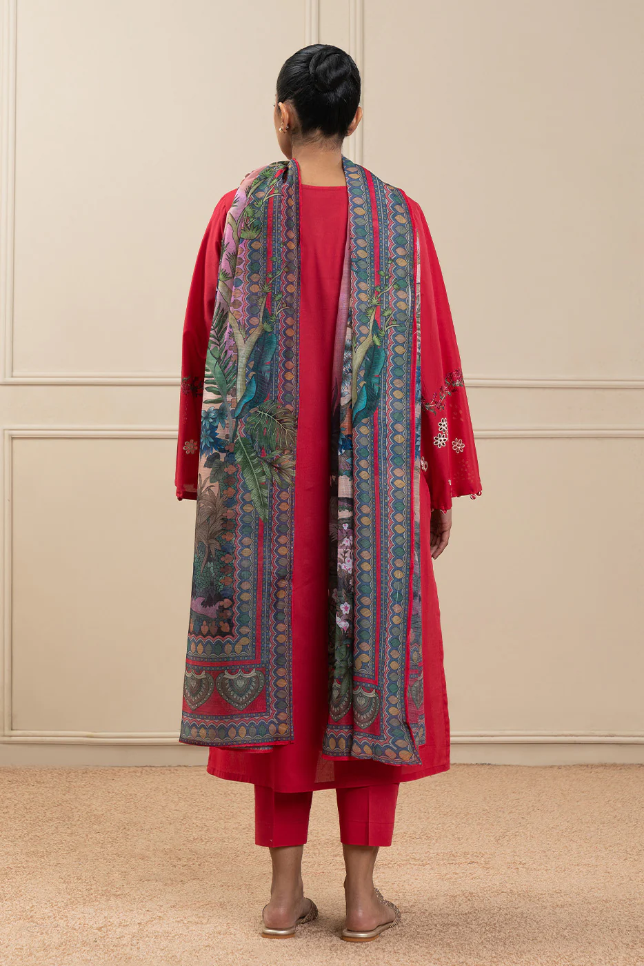 3 PIECE EMBROIDERED LAWN SUIT (HIGH CASUAL) - Image 4