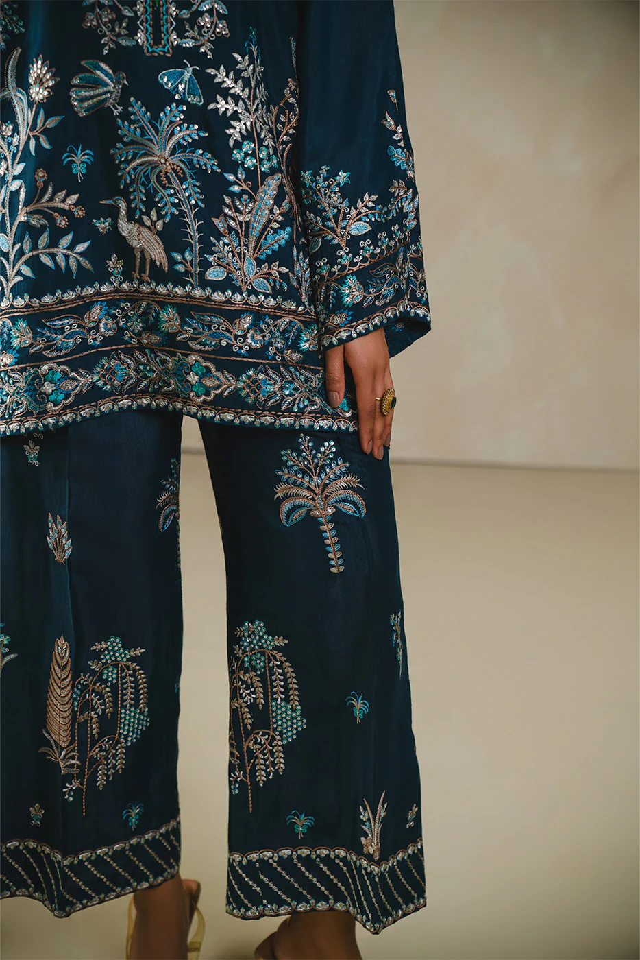 2 PIECE EMBROIDERED RAW SILK SUIT (LUXURY PRET) - Image 9