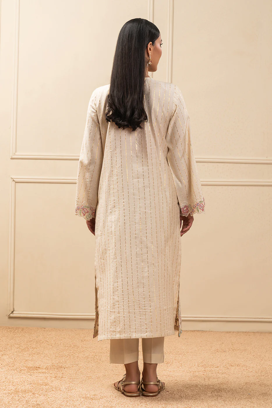 2 PIECE EMBROIDERED DOBBY JACQUARD SUIT (PRET) - Image 4