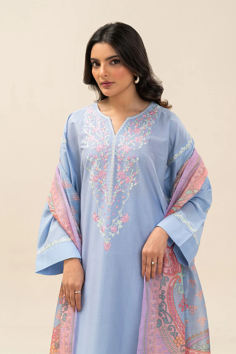 3 PIECE EMBROIDERED TEXTURED LAWN SUIT (PRET) - Image 2