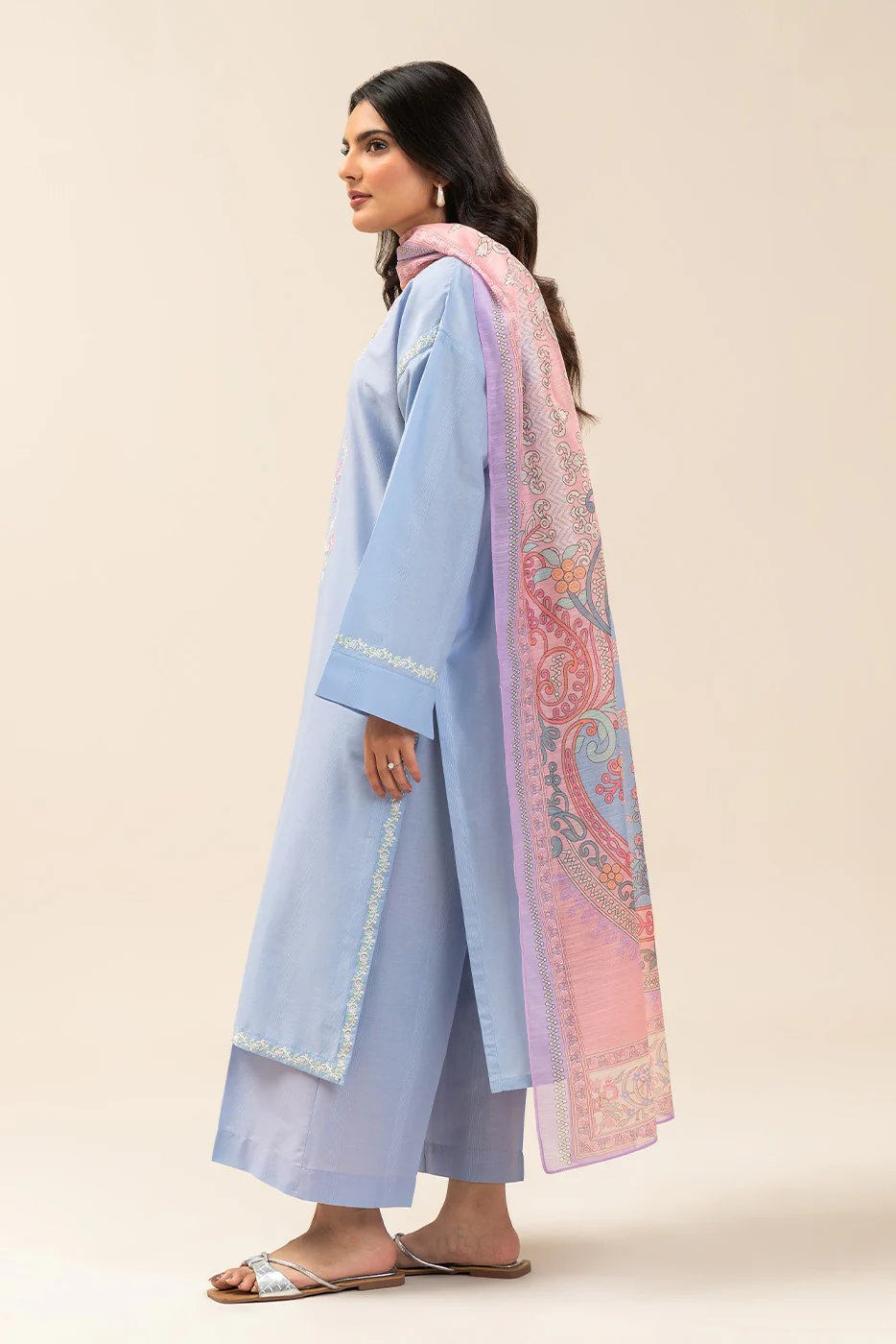 3 PIECE EMBROIDERED TEXTURED LAWN SUIT (PRET) - Image 5