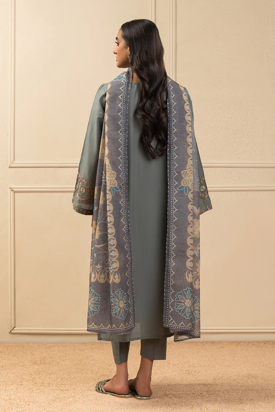 3 PIECE EMBROIDERED TEXTURED LAWN SUIT (PRET) - Image 4