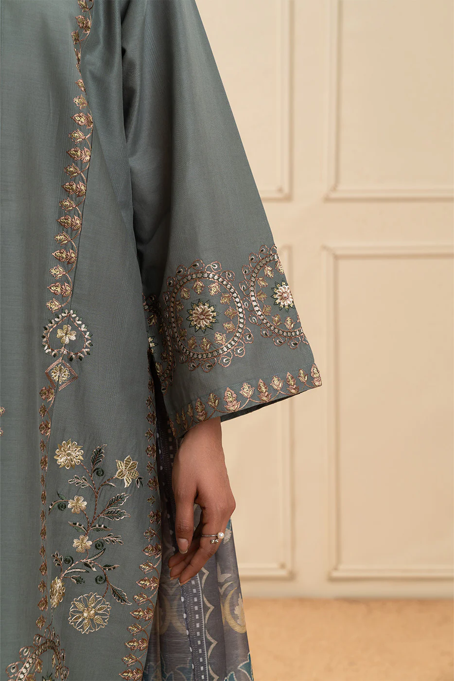 3 PIECE EMBROIDERED TEXTURED LAWN SUIT (PRET) - Image 6
