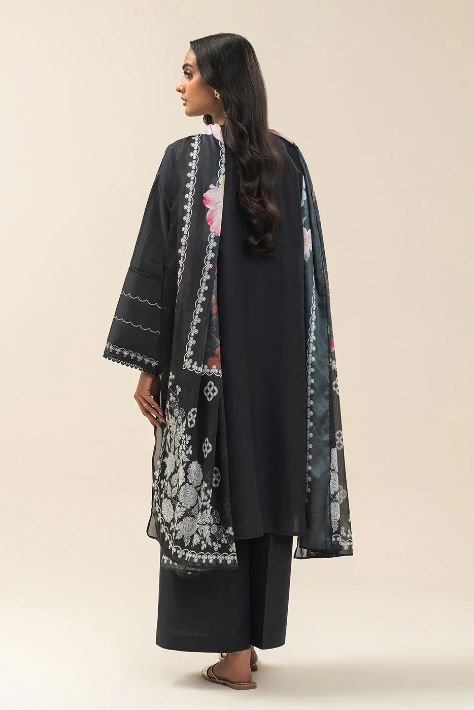 2 PIECE EMBROIDERED LAWN SUIT-MONOCHROME TALE (UNSTITCHED) - Image 3