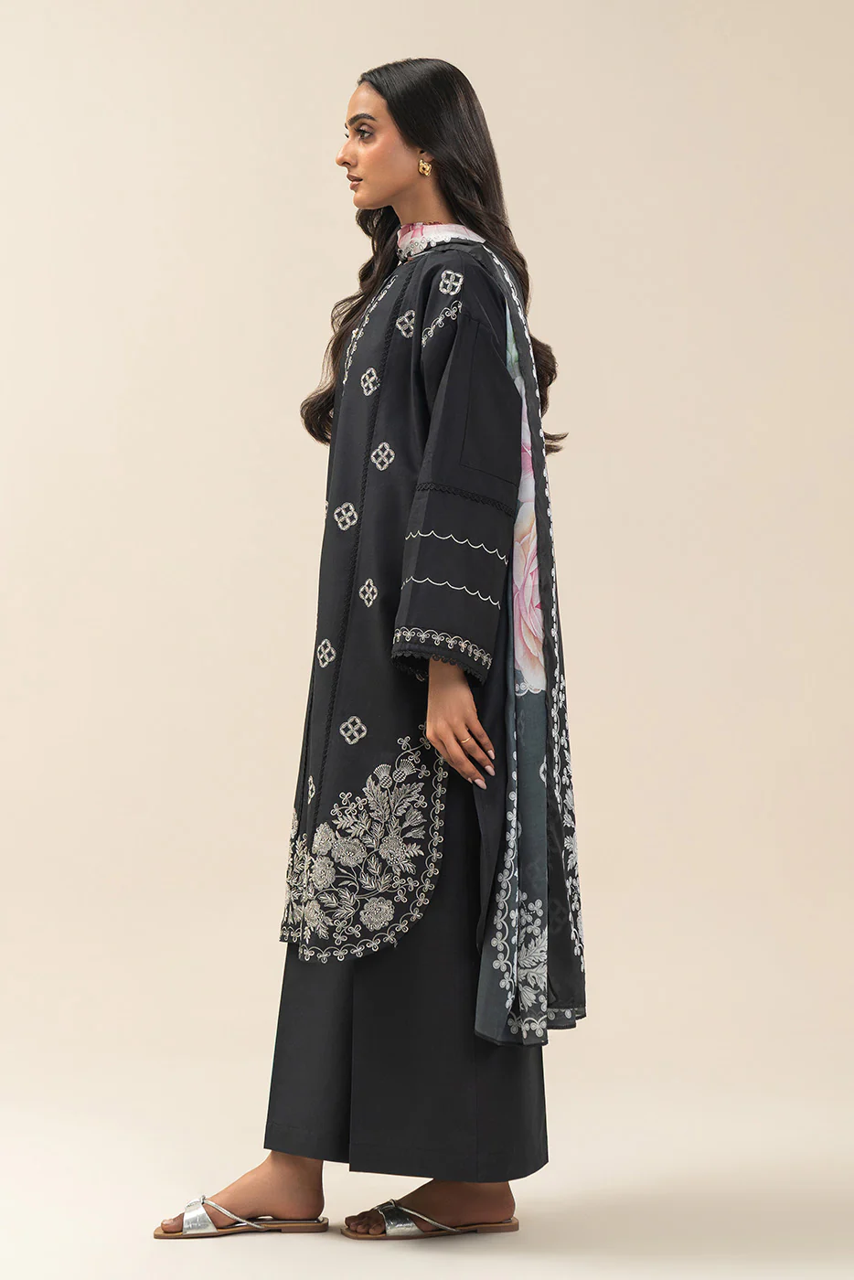 2 PIECE EMBROIDERED LAWN SUIT-MONOCHROME TALE (UNSTITCHED) - Image 4