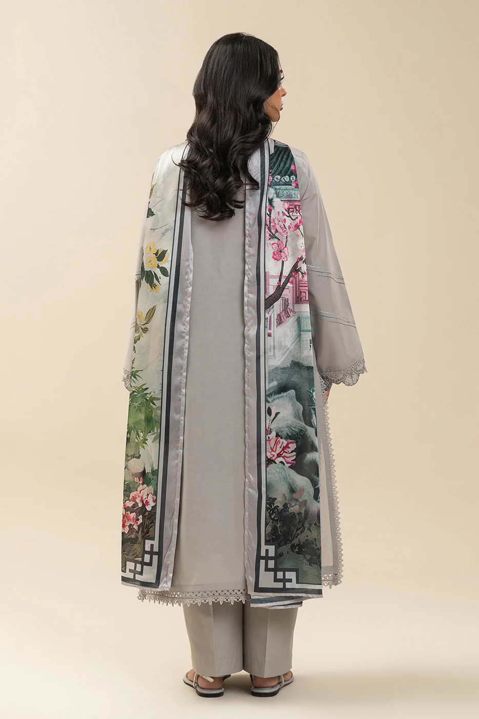 2 PIECE EMBROIDERED LAWN SUIT-ETHEREAL VISTA (UNSTITCHED) - Image 4