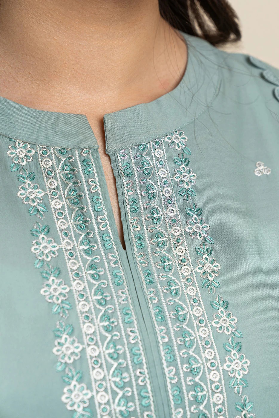 3 PIECE EMBROIDERED LAWN SUIT-FROSTY GLOW (UNSTITCHED) - Image 5