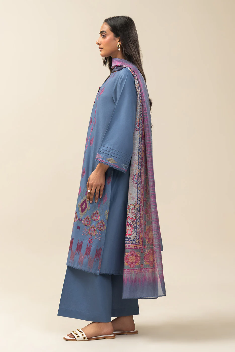 3 PIECE EMBROIDERED LAWN SUIT-ELECTRIC VIGNETTE (UNSTITCHED) - Image 4