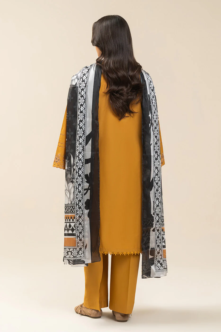 3 PIECE EMBROIDERED LAWN SUIT-BISQUE BLOOM (UNSTITCHED) - Image 4