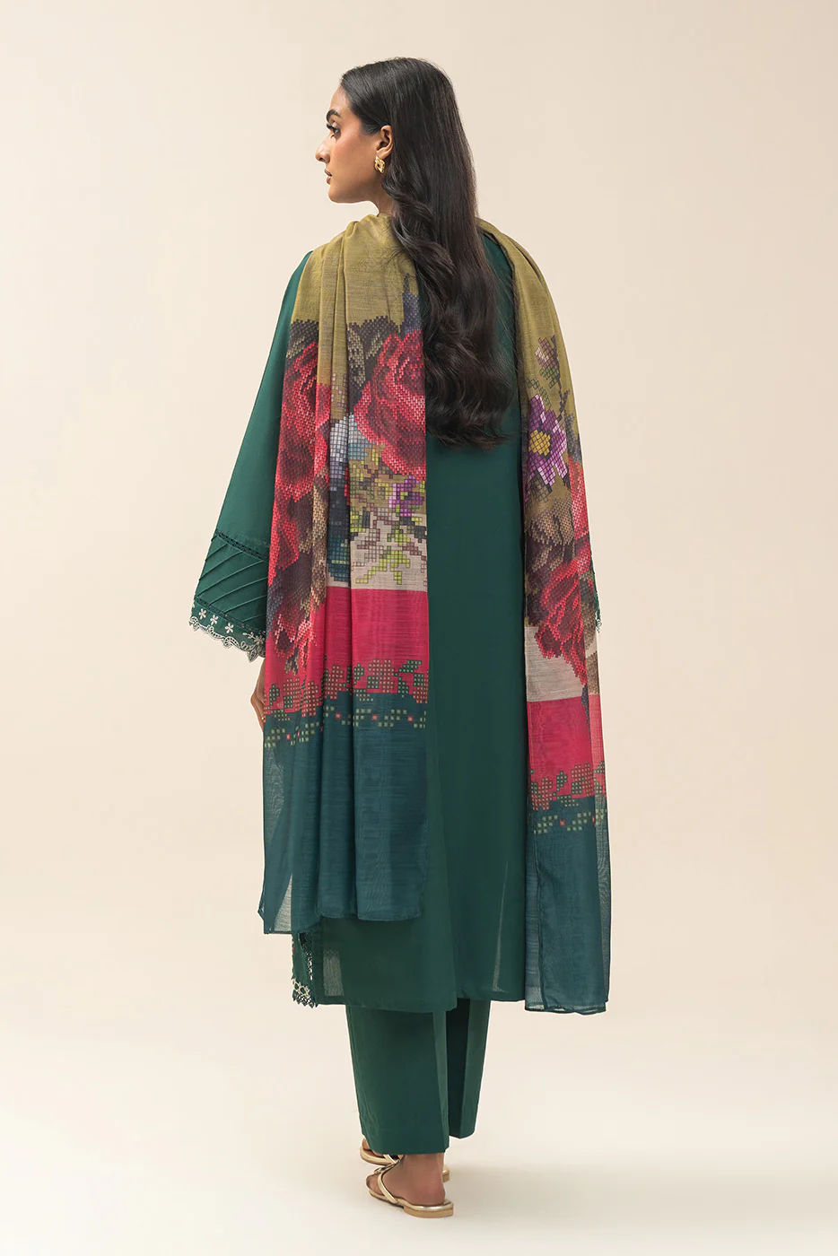 3 PIECE EMBROIDERED LAWN SUIT-GREEN AMBER (UNSTITCHED) - Image 3
