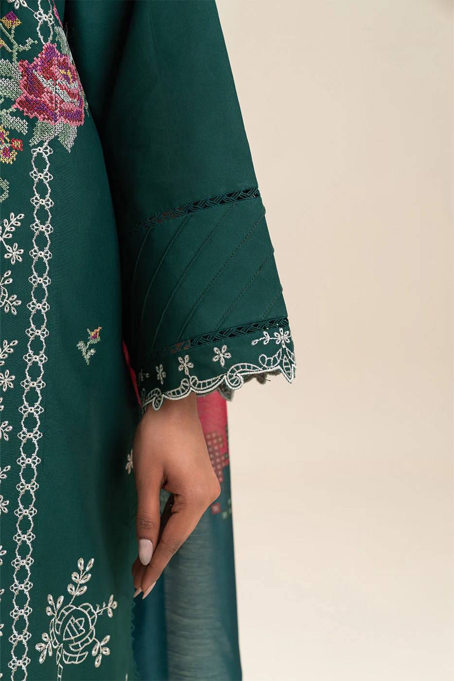 3 PIECE EMBROIDERED LAWN SUIT-GREEN AMBER (UNSTITCHED) - Image 6