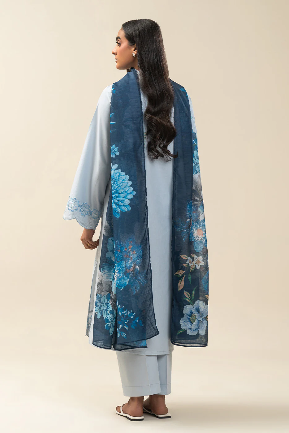 3 PIECE EMBROIDERED LAWN SUIT-FADED BREEZE (UNSTITCHED) - Image 3