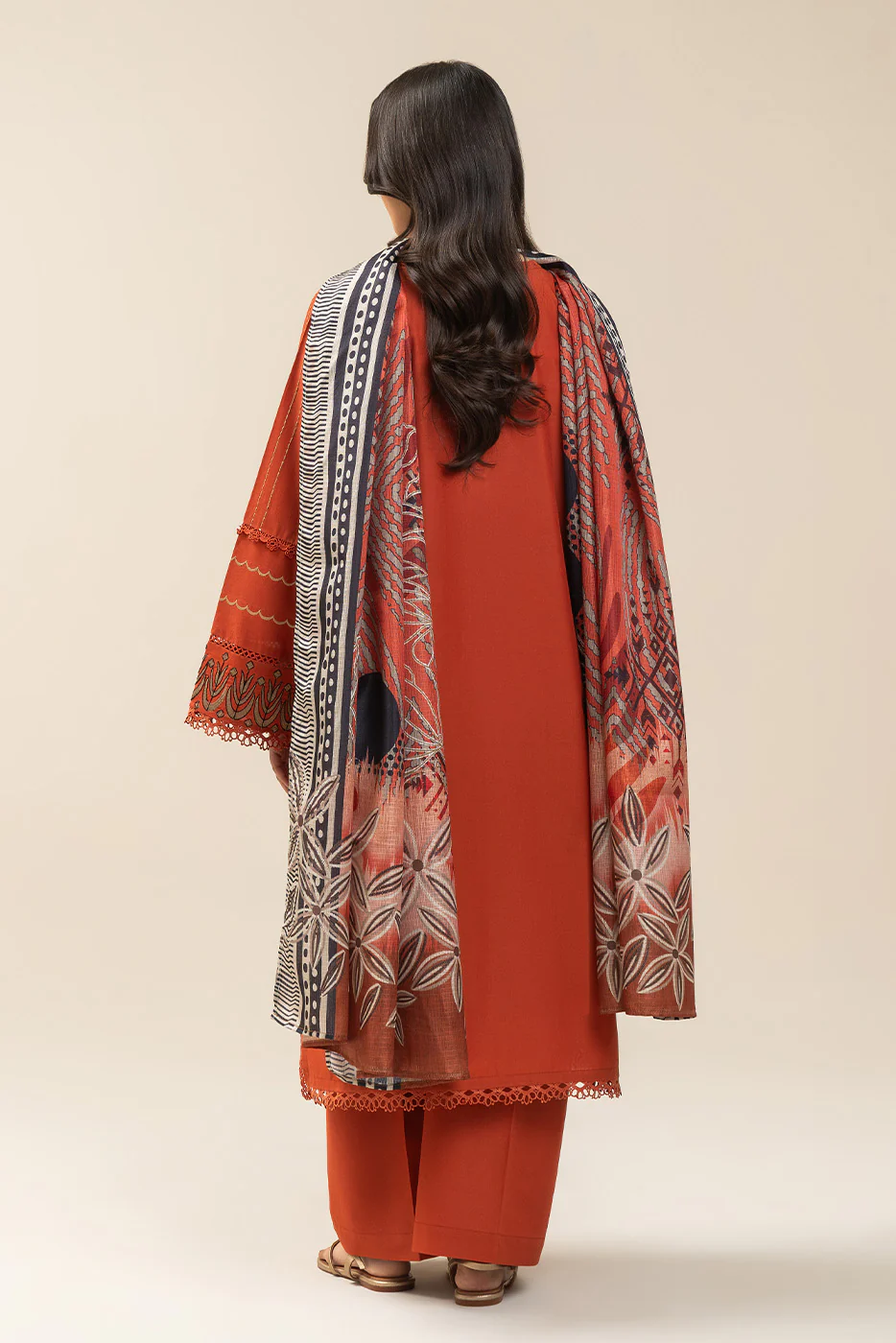 3 PIECE EMBROIDERED LAWN SUIT-CRIMSON MUSE (UNSTITCHED) - Image 4