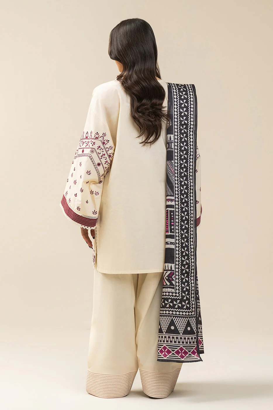 3 PIECE EMBROIDERED LAWN SUIT-TRIBAL TWIST (UNSTITCHED) - Image 4