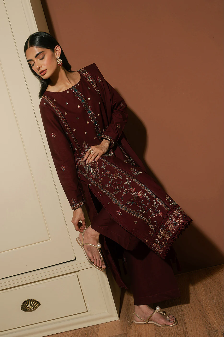 3 PIECE EMBROIDERED LAWN SUIT-MERLOT MISO (UNSTITCHED) - Image 2