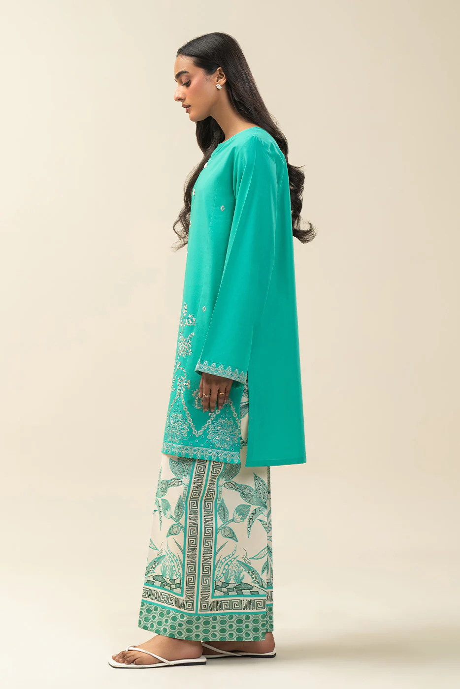 2 PIECE EMBROIDERED LAWN SUIT-MINT EDEN (UNSTITCHED) - Image 5