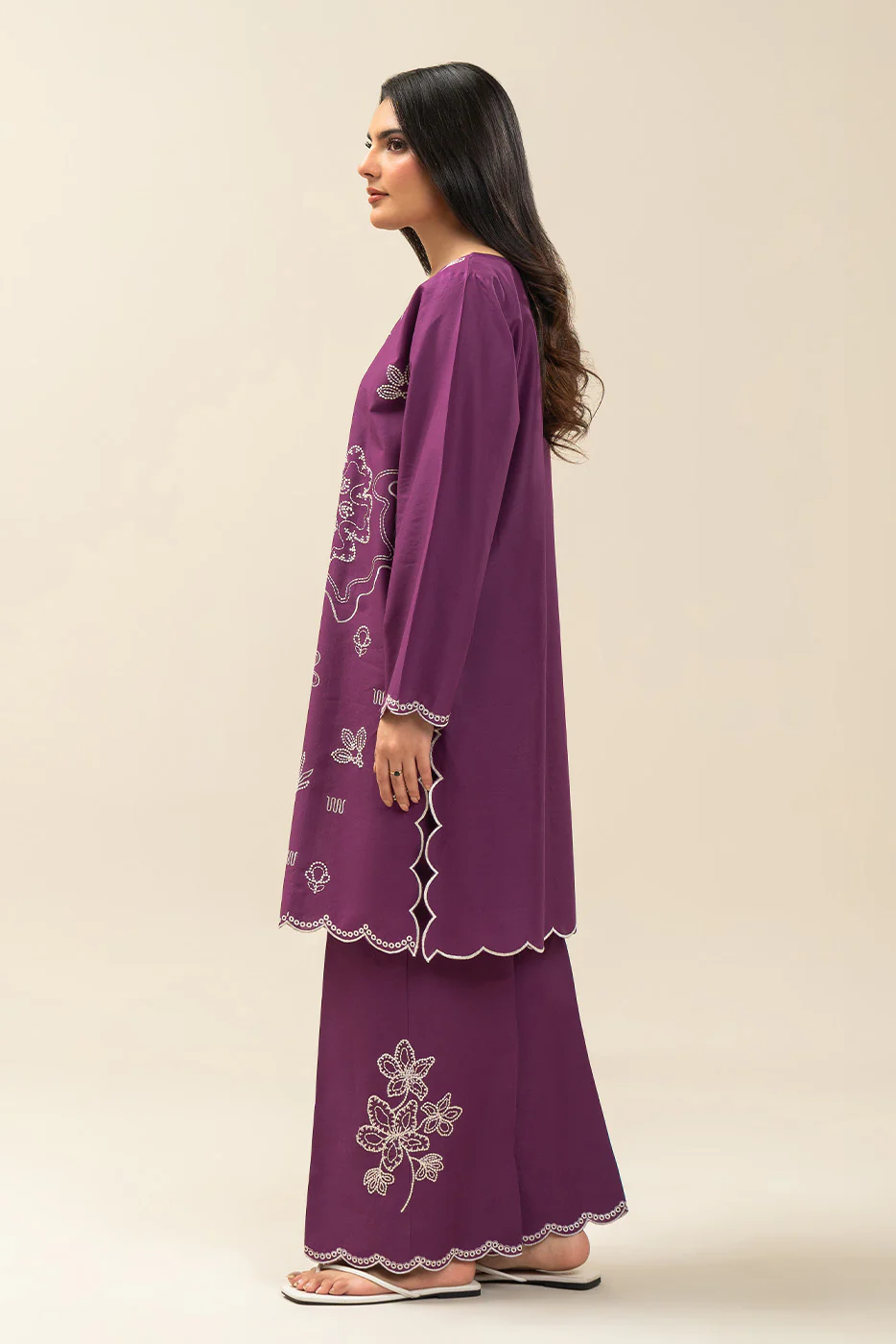 2 PIECE EMBROIDERED LAWN SUIT-GLISTENING GRAPE (UNSTITCHED) - Image 4