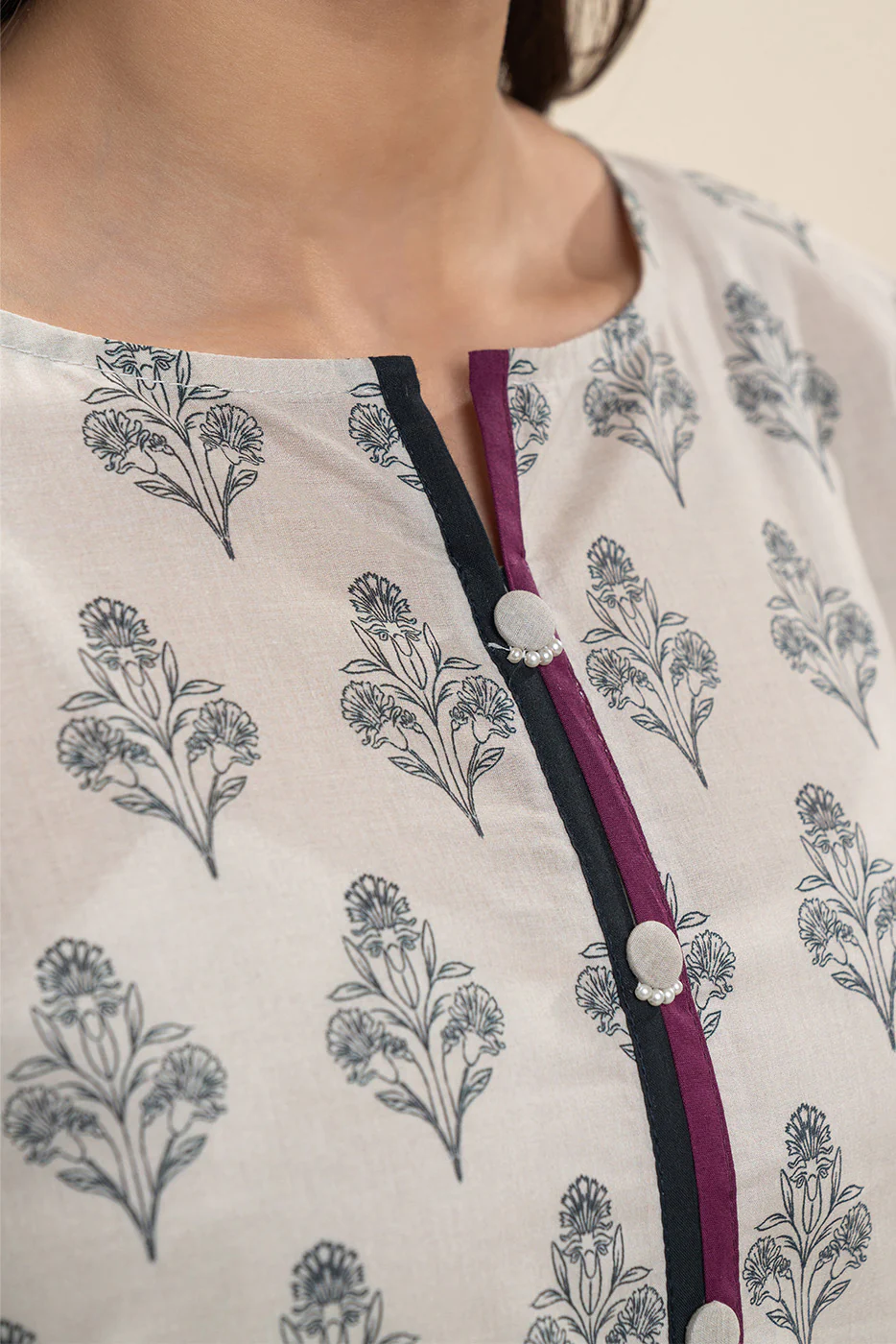 3 PIECE PRINTED LAWN SUIT-WHIMSICAL FLORET SUIT - Image 3