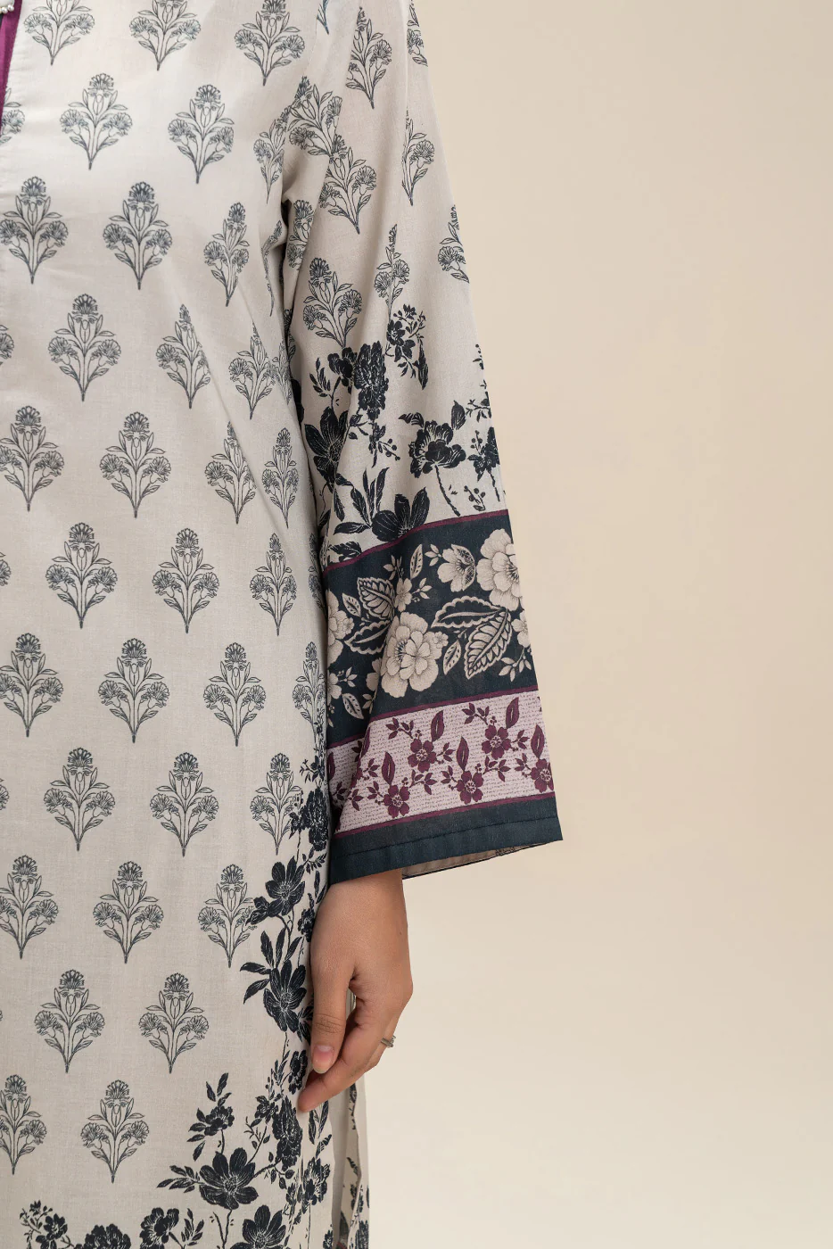 3 PIECE PRINTED LAWN SUIT-WHIMSICAL FLORET SUIT - Image 4