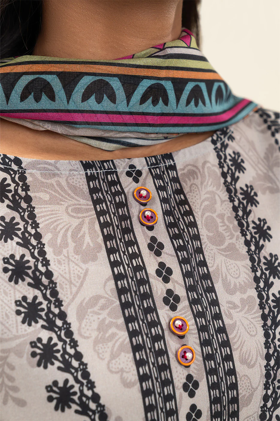 3 PIECE PRINTED LAWN SUIT-DAMASK DECOR (UNSTITCHED) - Image 5