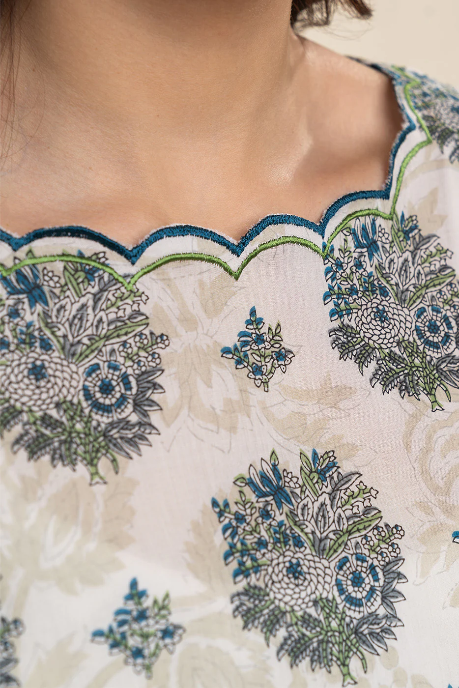 3 PIECE PRINTED LAWN SUIT-LAPIS STATE SUIT - Image 3