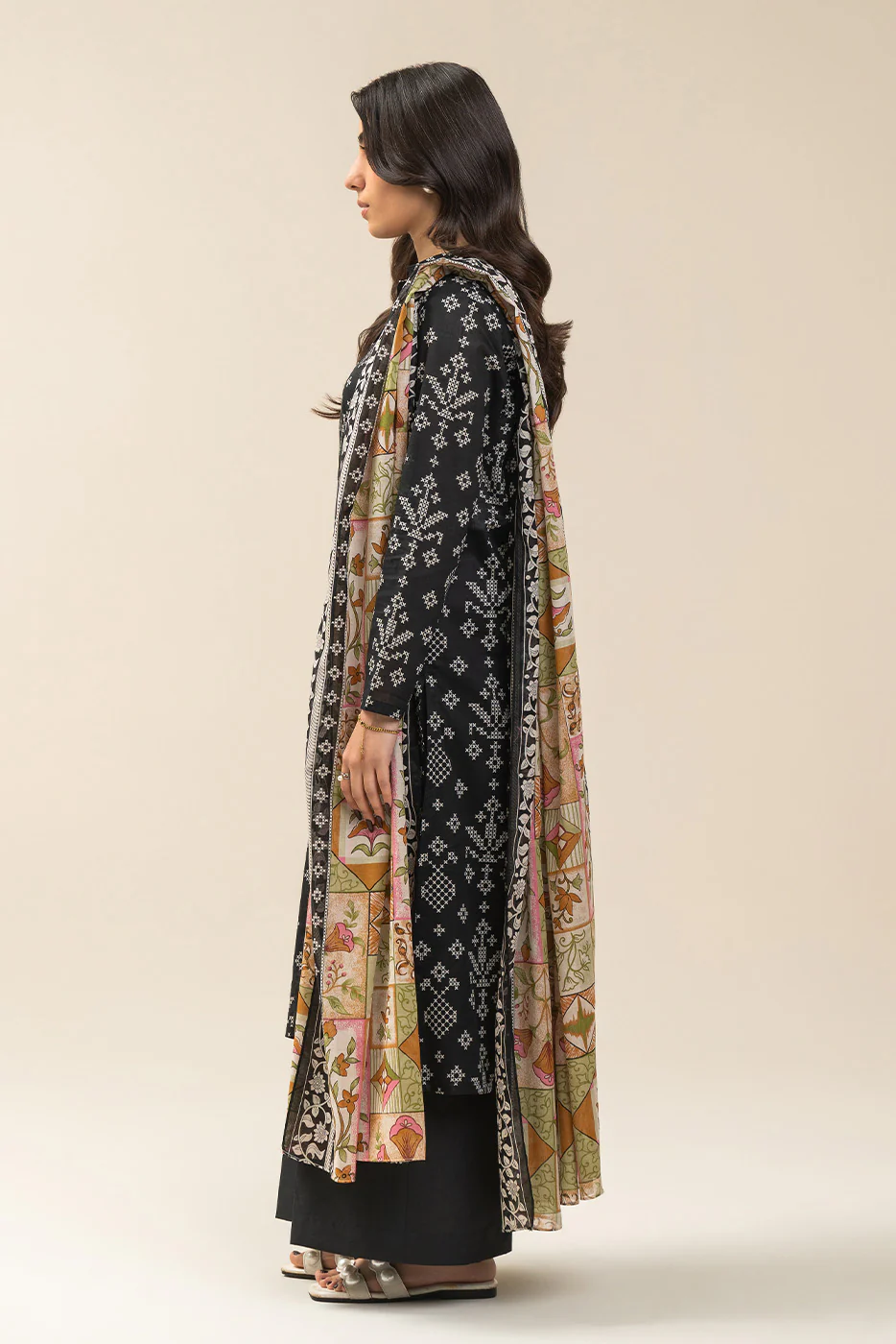 3 PIECE PRINTED LAWN SUIT-NOOR MAZE (UNSTITCHED) - Image 3