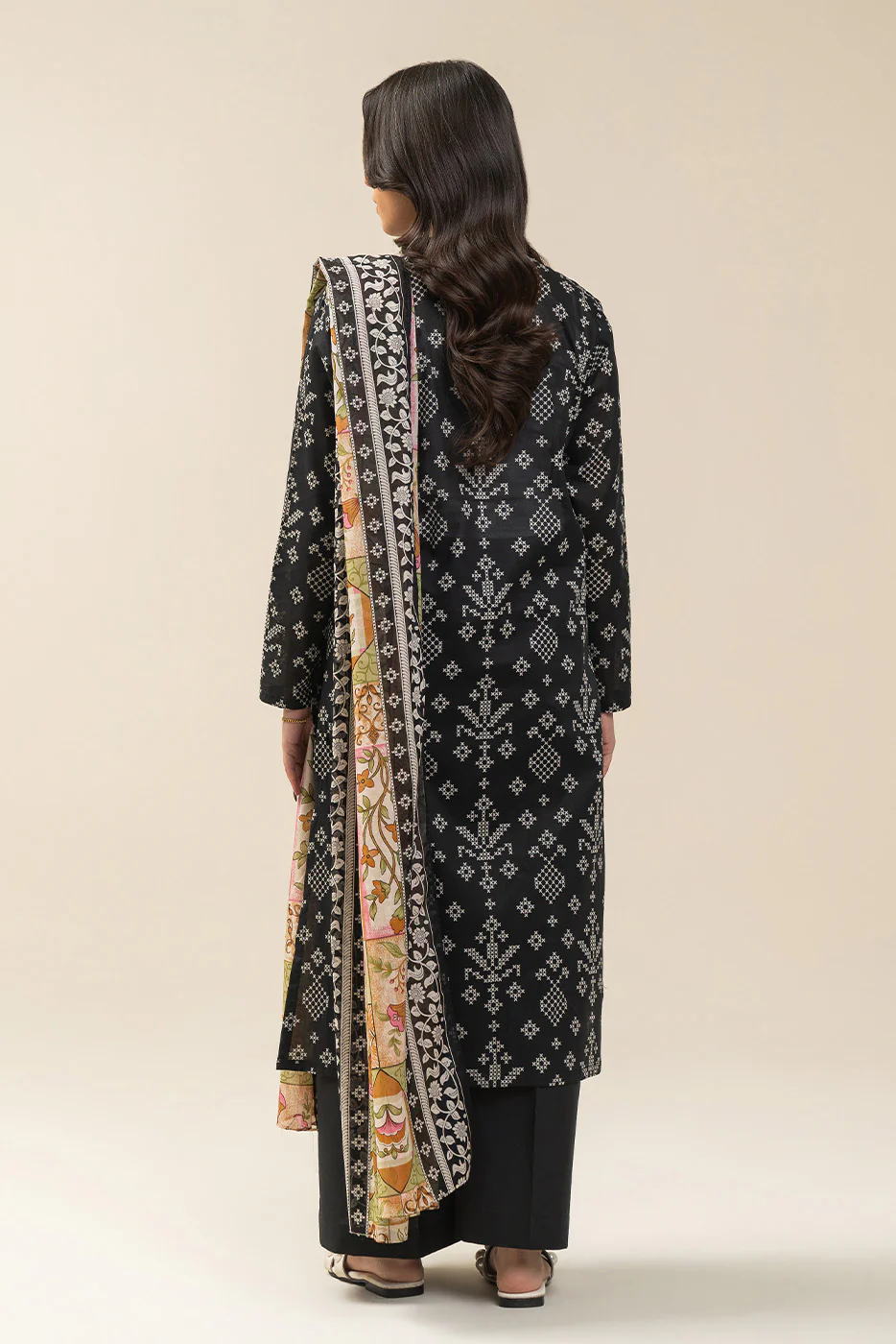3 PIECE PRINTED LAWN SUIT-NOOR MAZE (UNSTITCHED) - Image 4