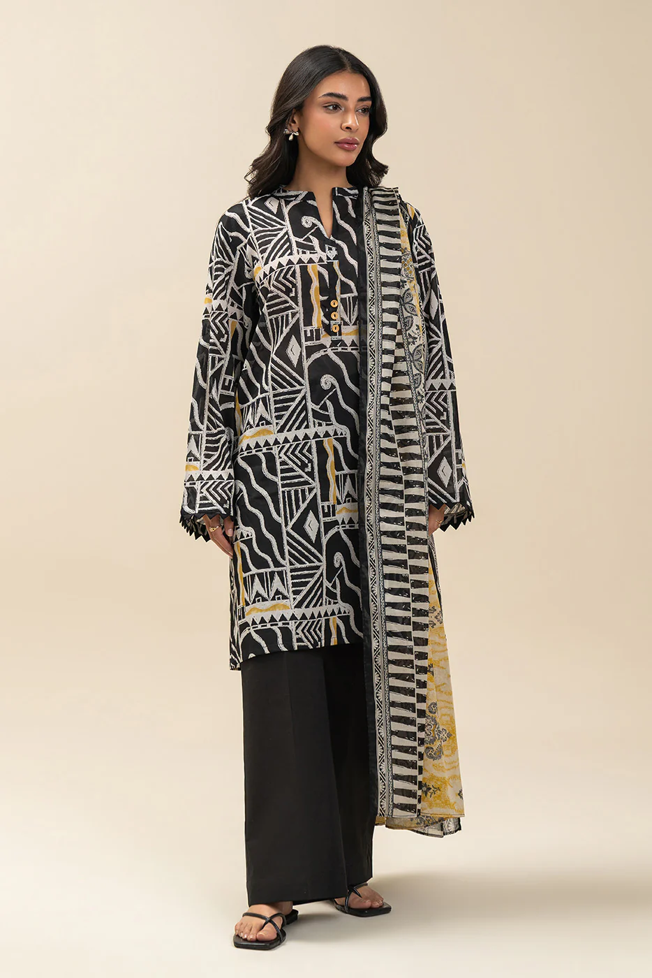 3 PIECE PRINTED LAWN SUIT-RAVEN BLOOM (UNSTITCHED) - Image 2