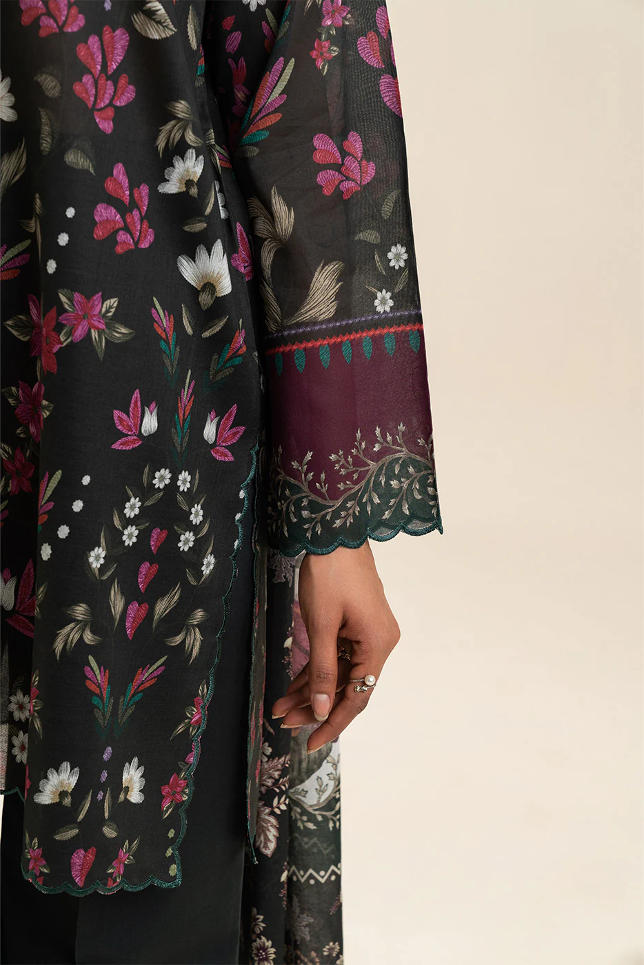 3 PIECE PRINTED LAWN SUIT-BOTANICAL SPRAY (UNSTITCHED) - Image 6