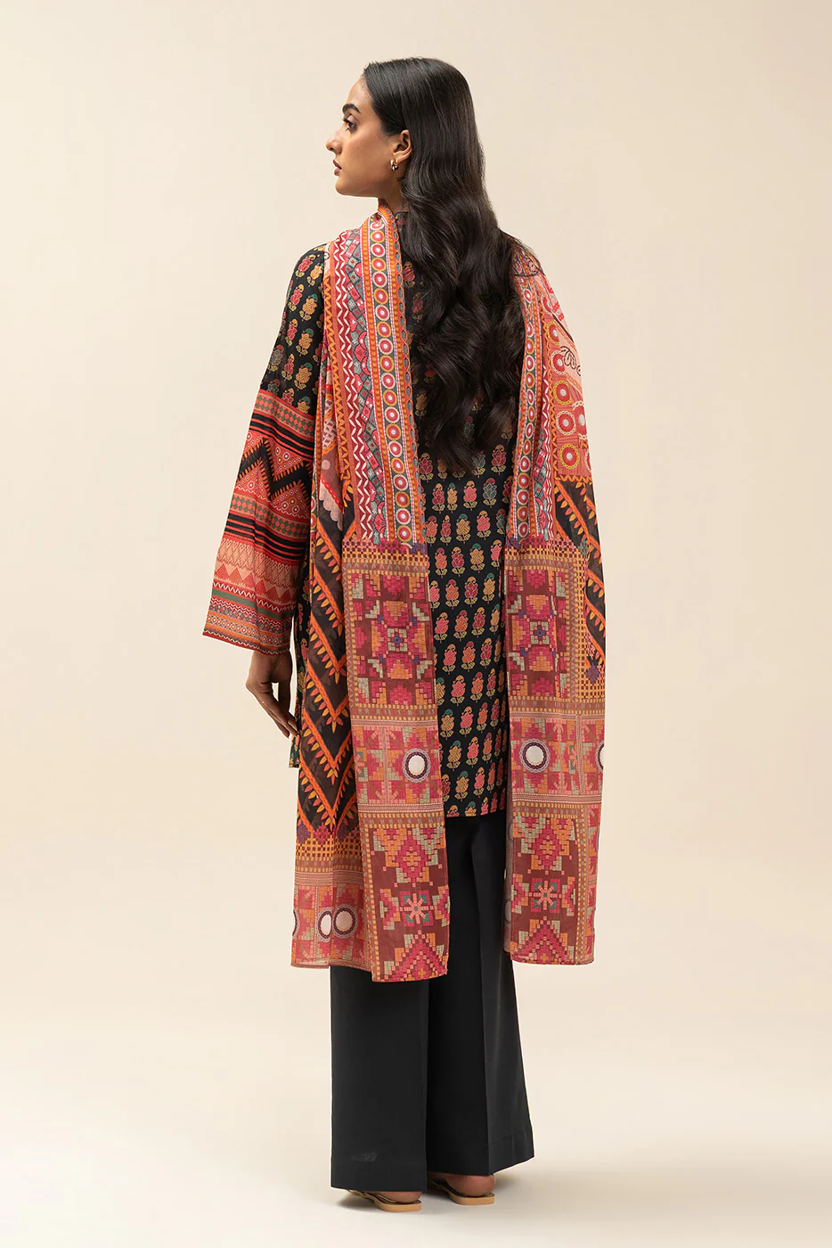 3 PIECE PRINTED LAWN SUIT-BLACK MAZE (UNSTITCHED) - Image 3