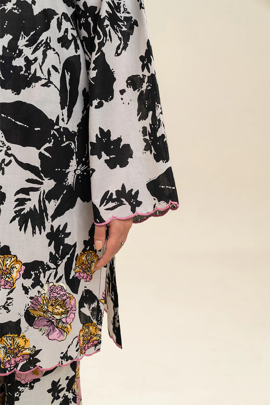 2 PIECE EMBROIDERED LAWN SUIT-MONOCHROME NOIR (UNSTITCHED) - Image 6