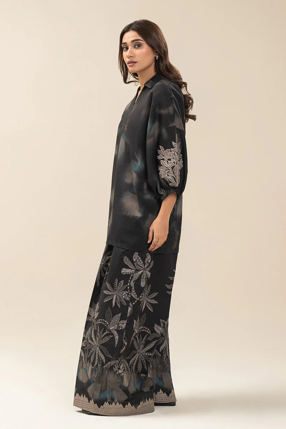 2 PIECE EMBROIDERED LAWN SUIT-FLORAL REVERIE SUIT - Image 2
