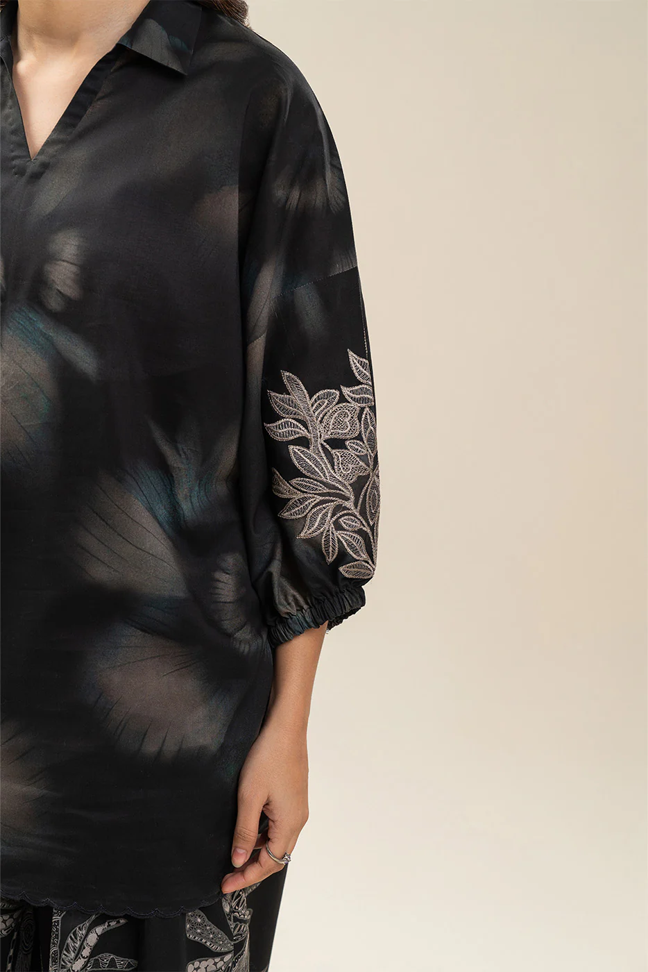 2 PIECE EMBROIDERED LAWN SUIT-FLORAL REVERIE SUIT - Image 4