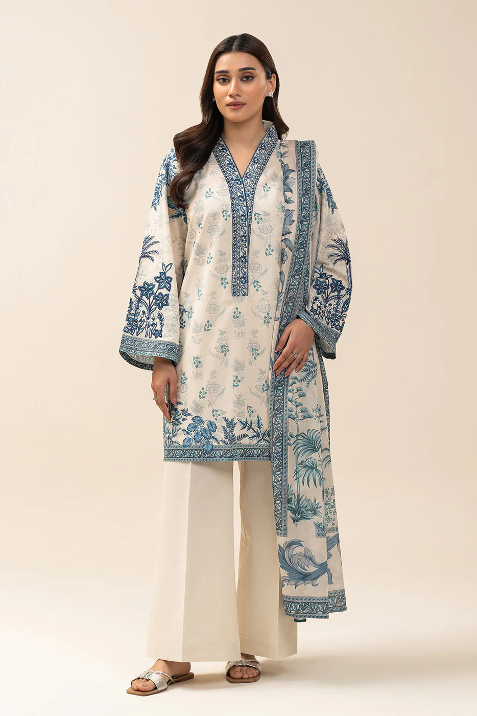 3 PIECE EMBROIDERED LAWN SUIT-STRATOS BLUE (UNSTITCHED) - Image 6