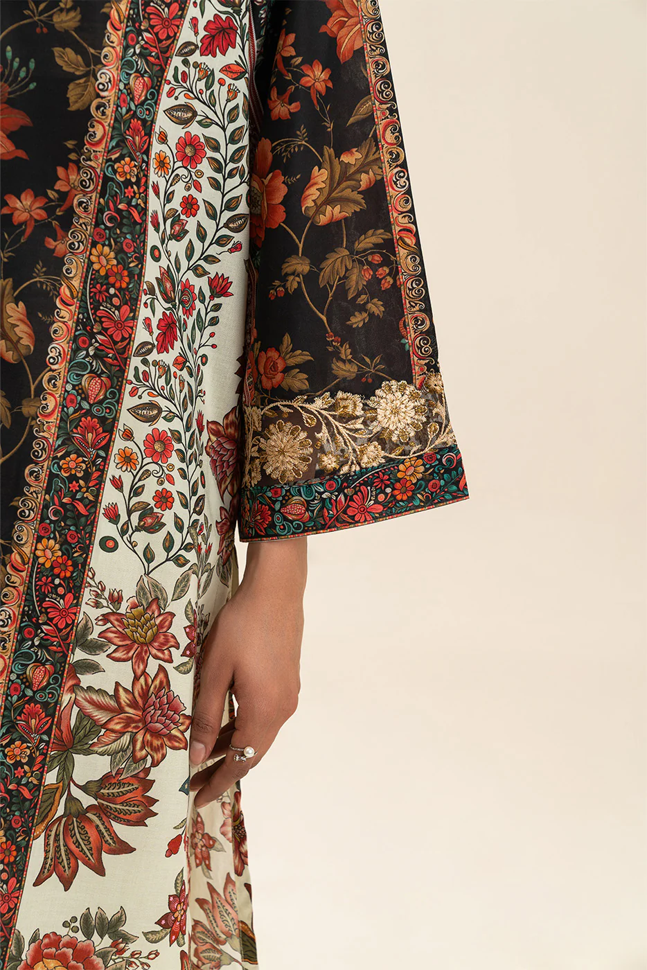 3 PIECE EMBROIDERED LAWN SUIT-NEW HERITAGE (UNSTITCHED) - Image 6
