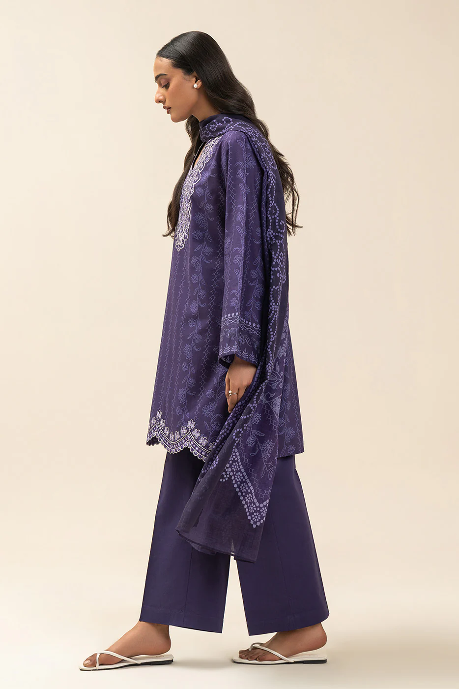 3 PIECE EMBROIDERED LAWN SUIT-MOONLIT SEA (UNSTITCHED) - Image 4