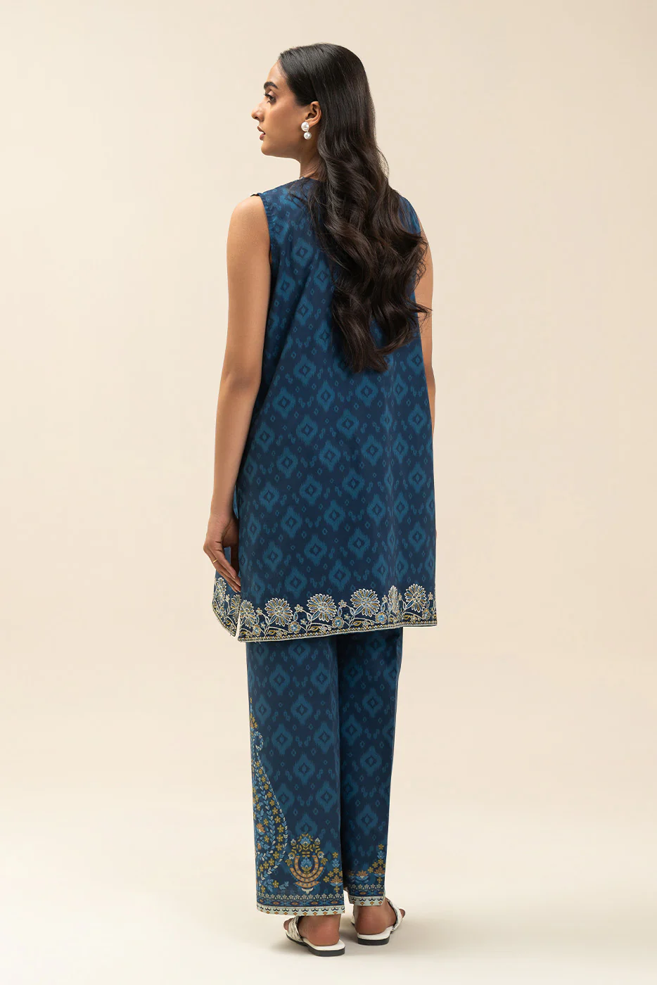 2 PIECE EMBROIDERED LAWN SUIT-SPRING ESCAPE (UNSTITCHED) - Image 3