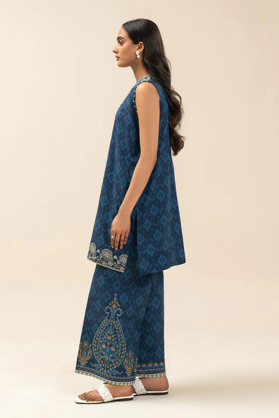 2 PIECE EMBROIDERED LAWN SUIT-SPRING ESCAPE (UNSTITCHED) - Image 4