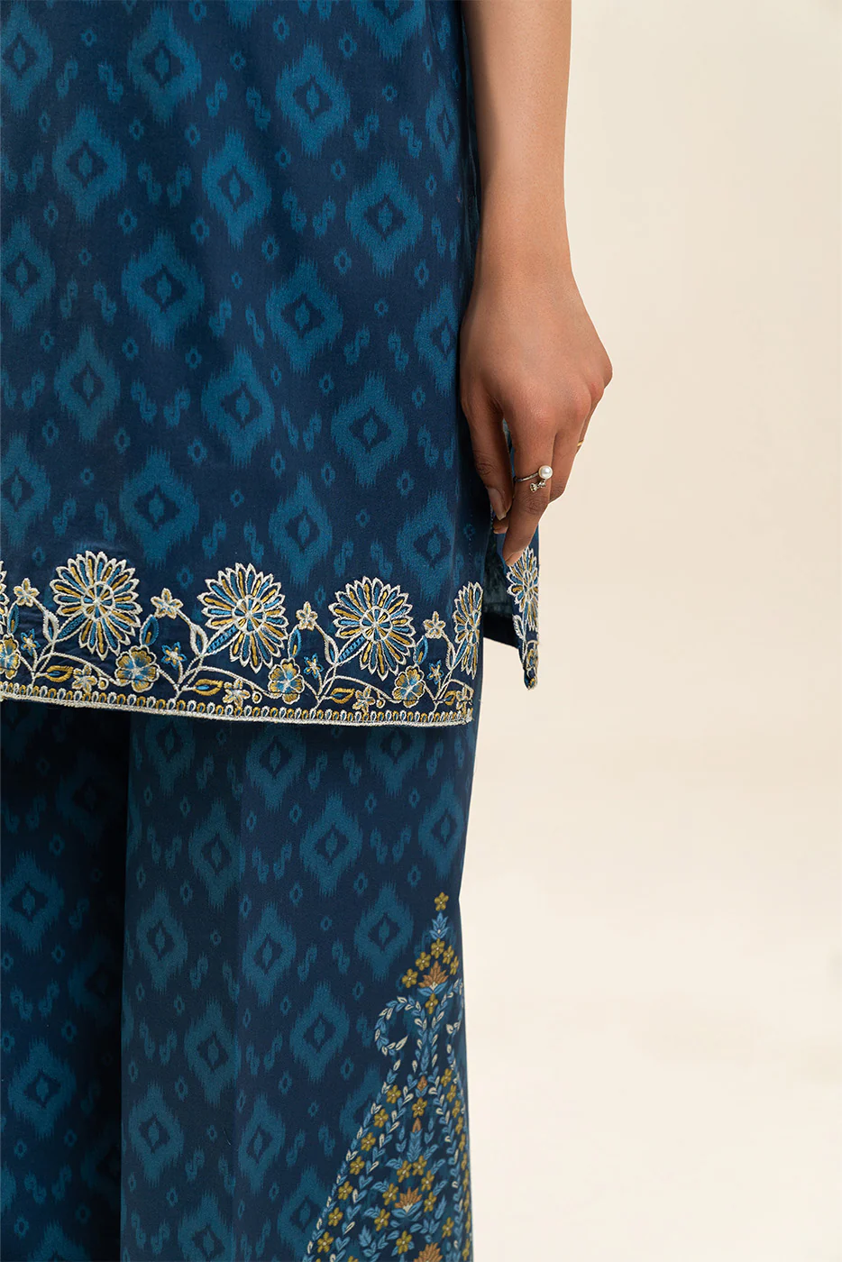 2 PIECE EMBROIDERED LAWN SUIT-SPRING ESCAPE (UNSTITCHED) - Image 7