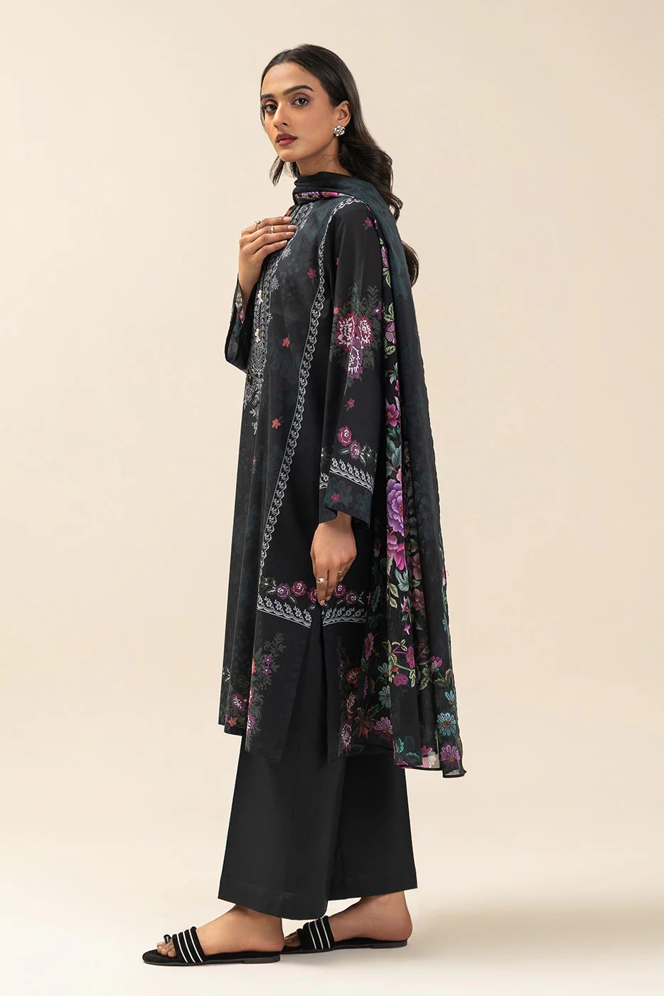 3 PIECE PRINTED LAWN SUIT-MIDNIGHT BLOOM (UNSTITCHED) - Image 4
