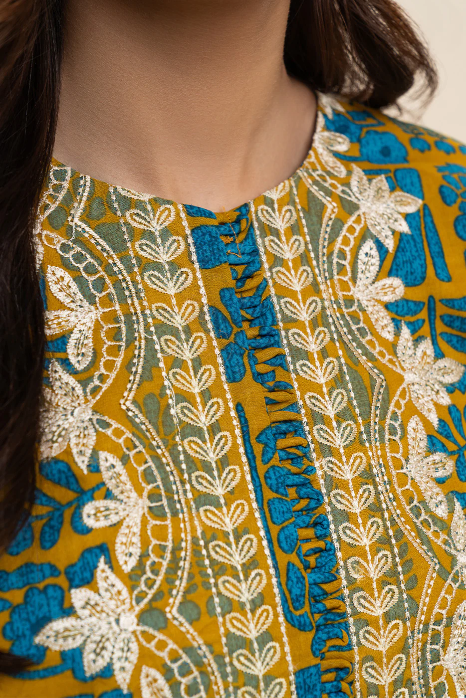 2 PIECE EMBROIDERED LAWN SUIT-AMBER MAZE (UNSTITCHED) - Image 3