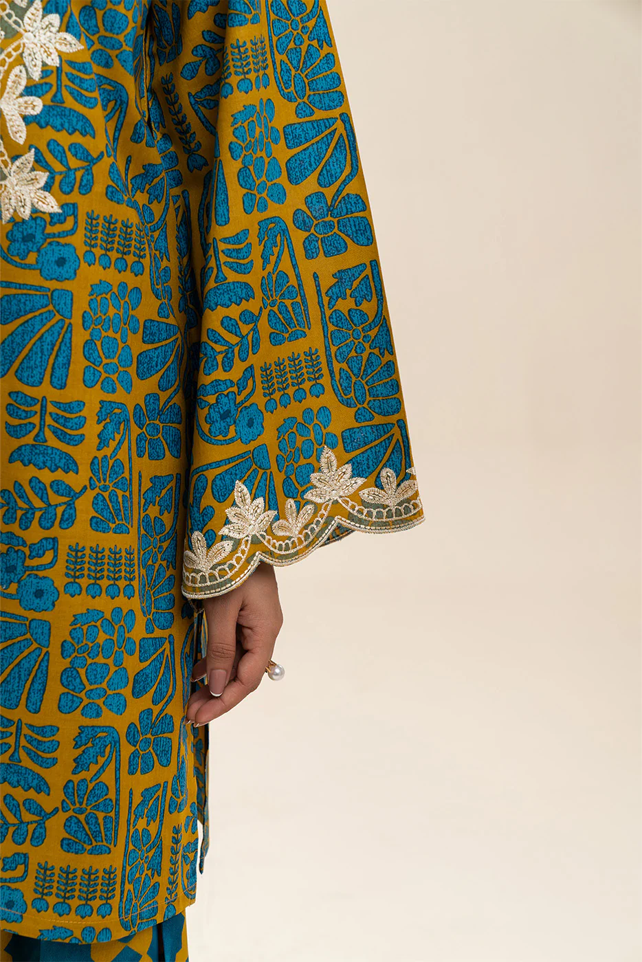 2 PIECE EMBROIDERED LAWN SUIT-AMBER MAZE (UNSTITCHED) - Image 4