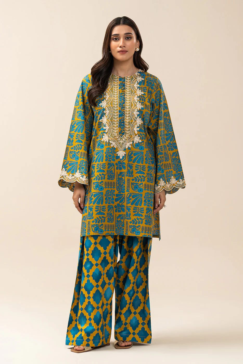 2 PIECE EMBROIDERED LAWN SUIT-AMBER MAZE (UNSTITCHED) - Image 5