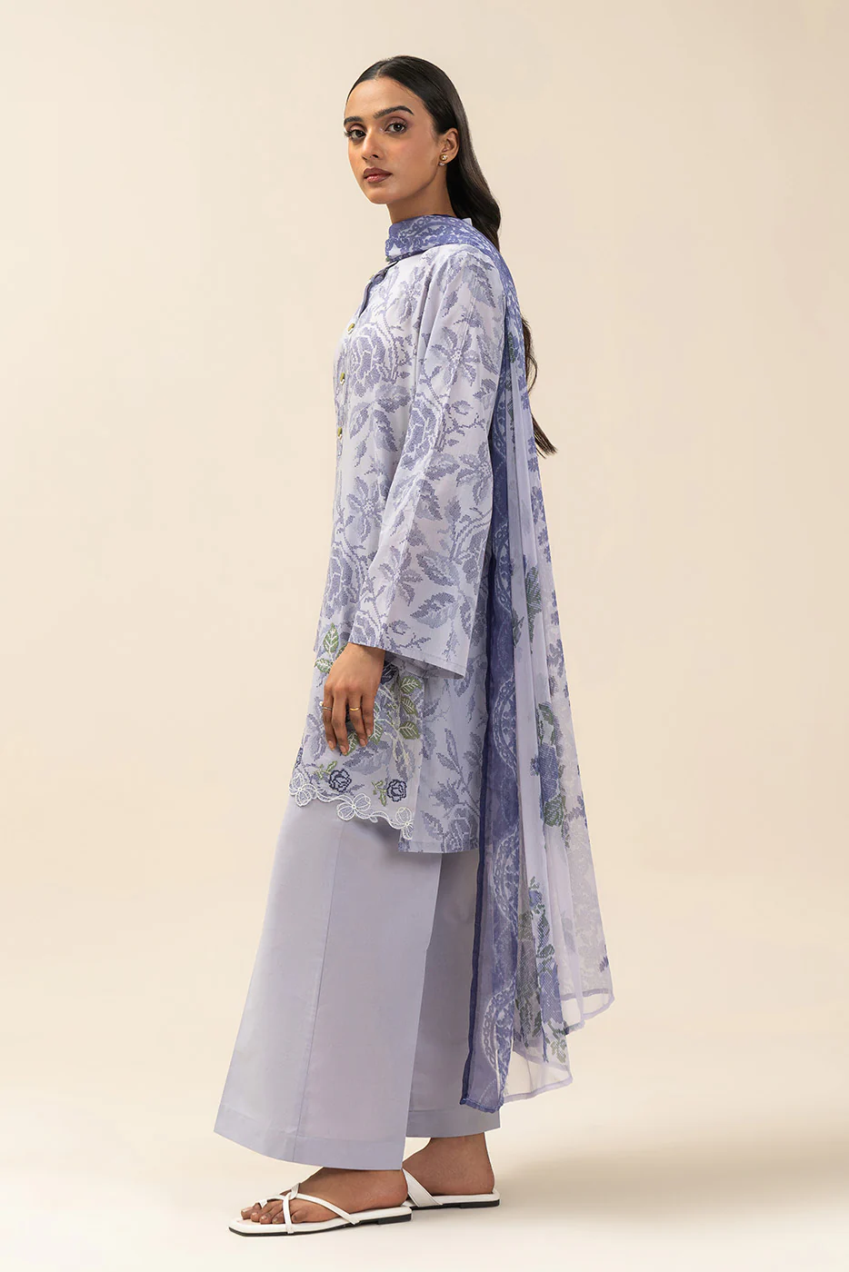 3 PIECE EMBROIDERED LAWN SUIT-LAVENDER SECRET (UNSTITCHED) - Image 4