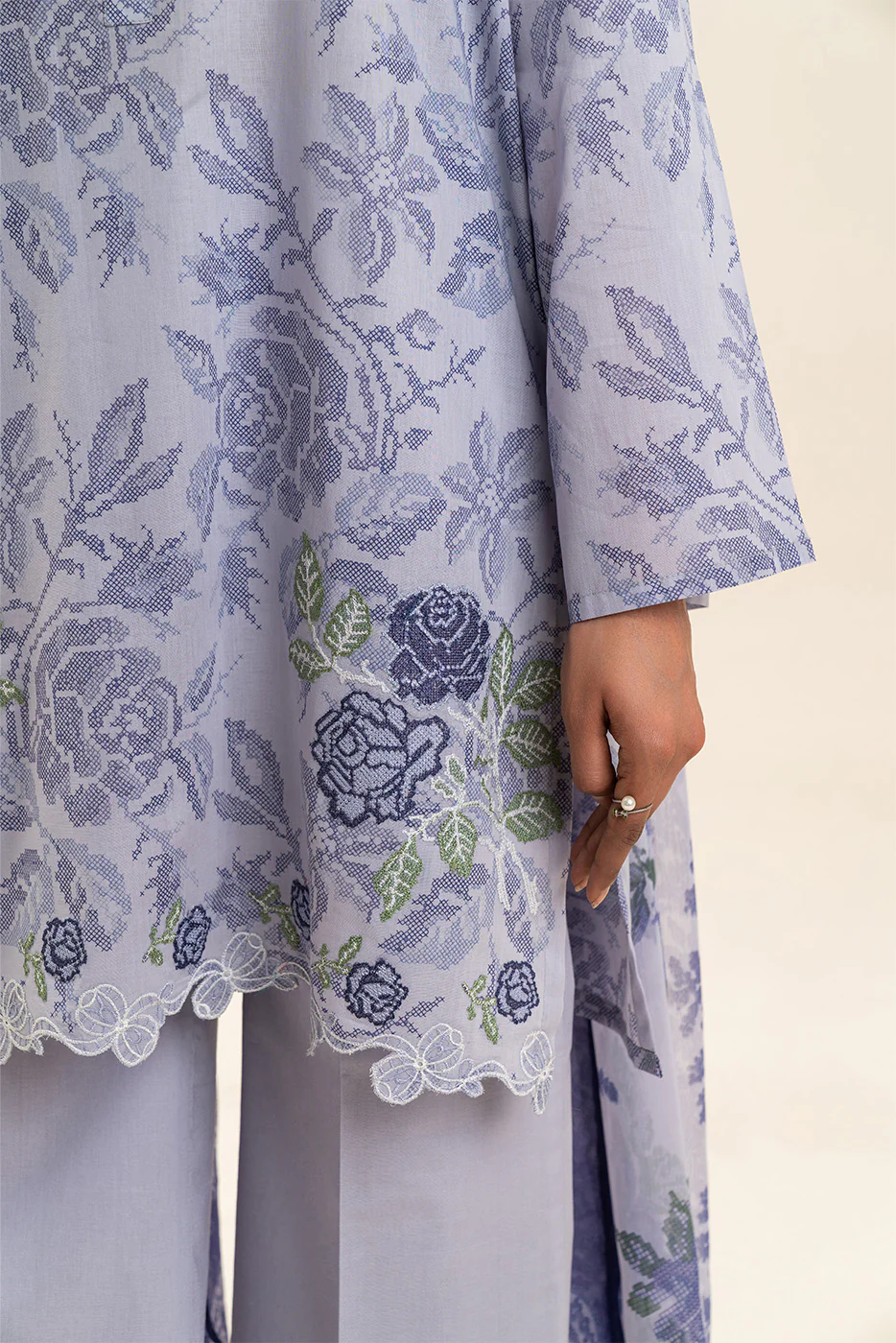 3 PIECE EMBROIDERED LAWN SUIT-LAVENDER SECRET (UNSTITCHED) - Image 6