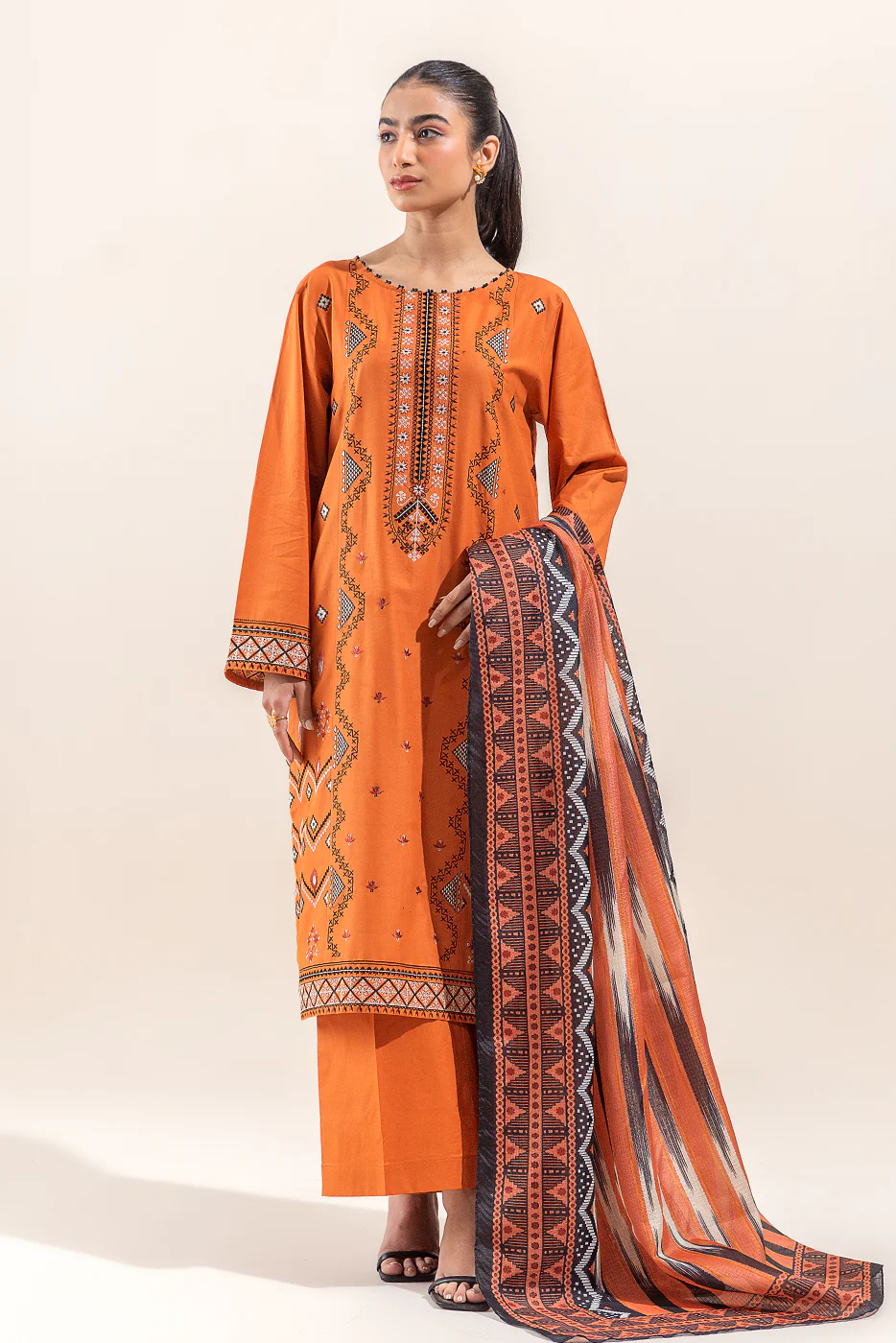 2 PIECE EMBROIDERED LAWN SUIT-RADIANT TRIBE (UNSTITCHED) - Image 6