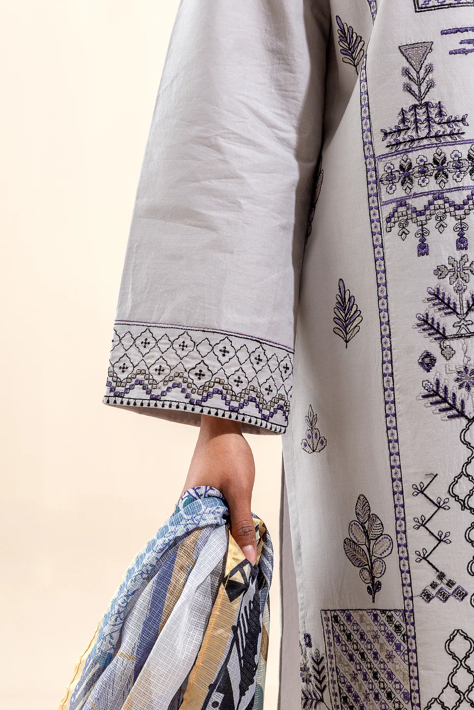 2 PIECE EMBROIDERED LAWN SUIT-ROYAL LEGACY (UNSTITCHED) - Image 3