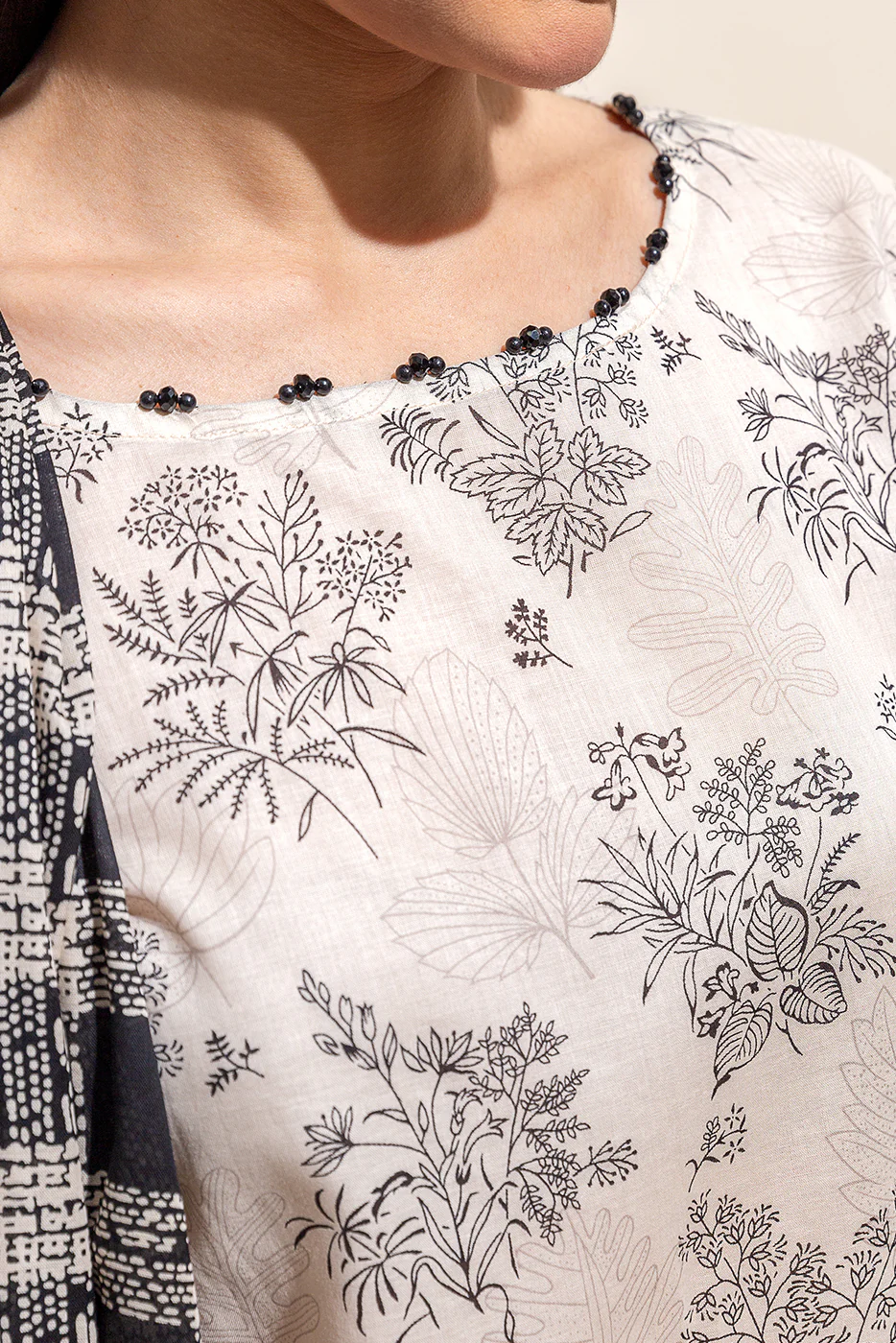 2 PIECE PRINTED LAWN SUIT-BOTANIC ECHO (UNSTITCHED) - Image 4