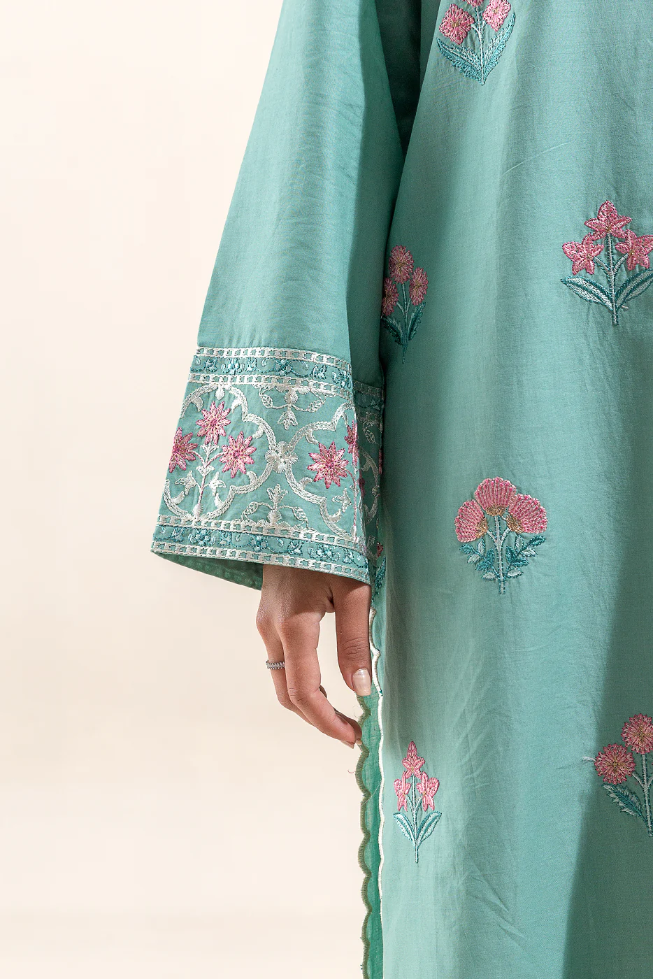 2 PIECE EMBROIDERED LAWN SUIT-DREAM ORNATE (UNSTITCHED) - Image 4