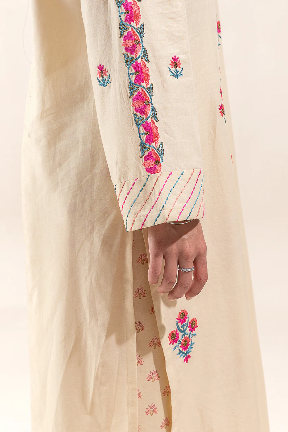 2 PIECE EMBROIDERED LAWN SUIT-FRENCH VANILLA (UNSTITCHED) - Image 4